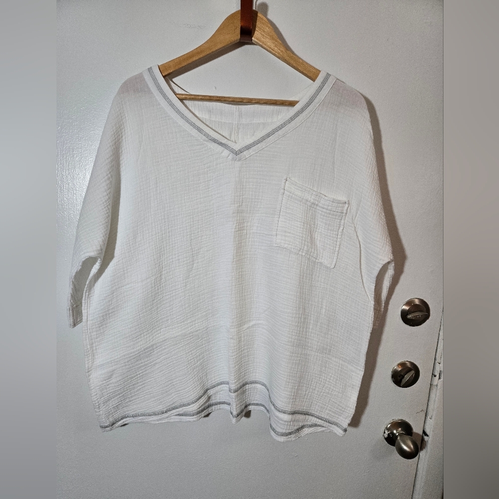 Boutique White V-Neck Top with Pocket